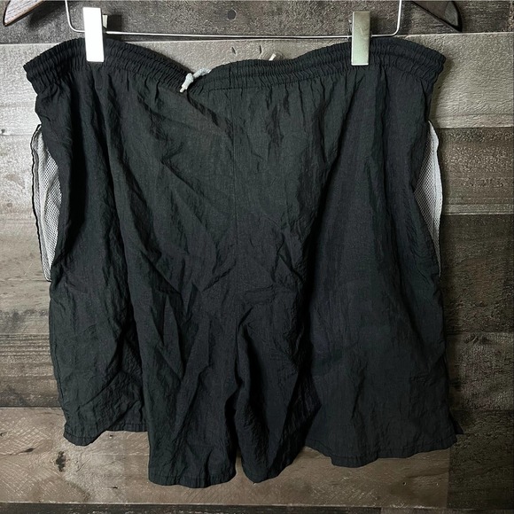 SOLD VTG Nike Shorts Medium - Picture 2 of 4